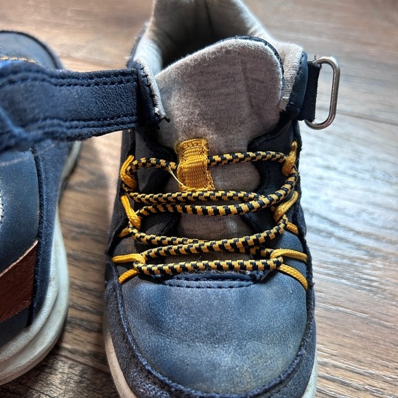 Toddler Shoes Size 7 - Picture 5 of 5